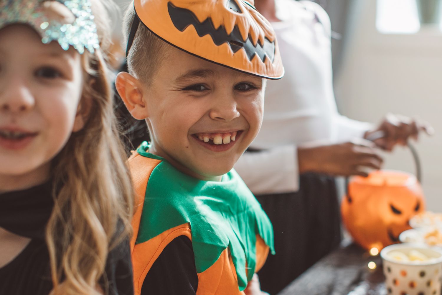Best Halloween Party Games for Kids and Adults! – SimplyFun