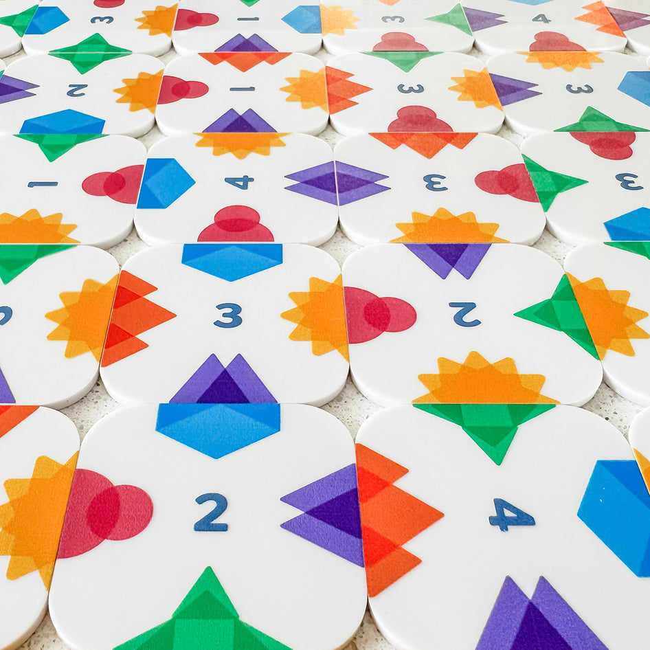 SlideAscope by SimplyFun is a spatial reasoning and critical thinking game for 1-5 players.