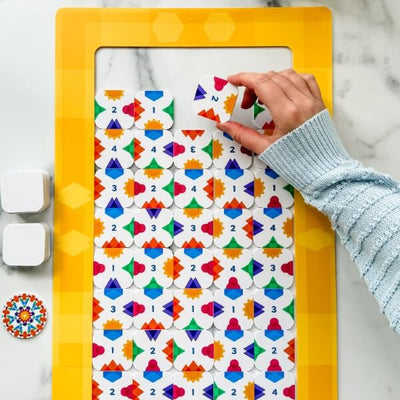 SlideAscope by SimplyFun is a spatial reasoning and critical thinking game for 1-5 players.