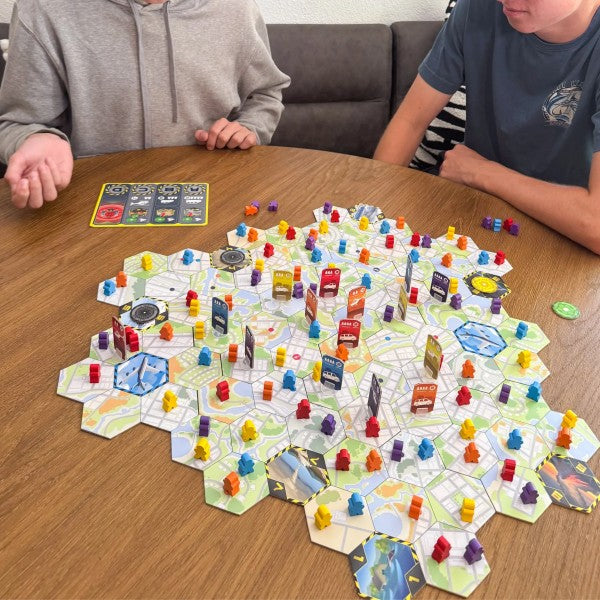 Triage by SimplyFun is a decision making game and strategy game focused on predicting for ages 12 and up.-SimplyFun