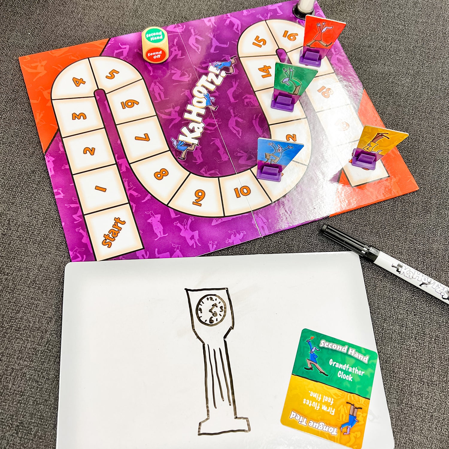 Kahootz! by SimplyFun is a fun family game and collaborative game focusing on creativity and teamwork.